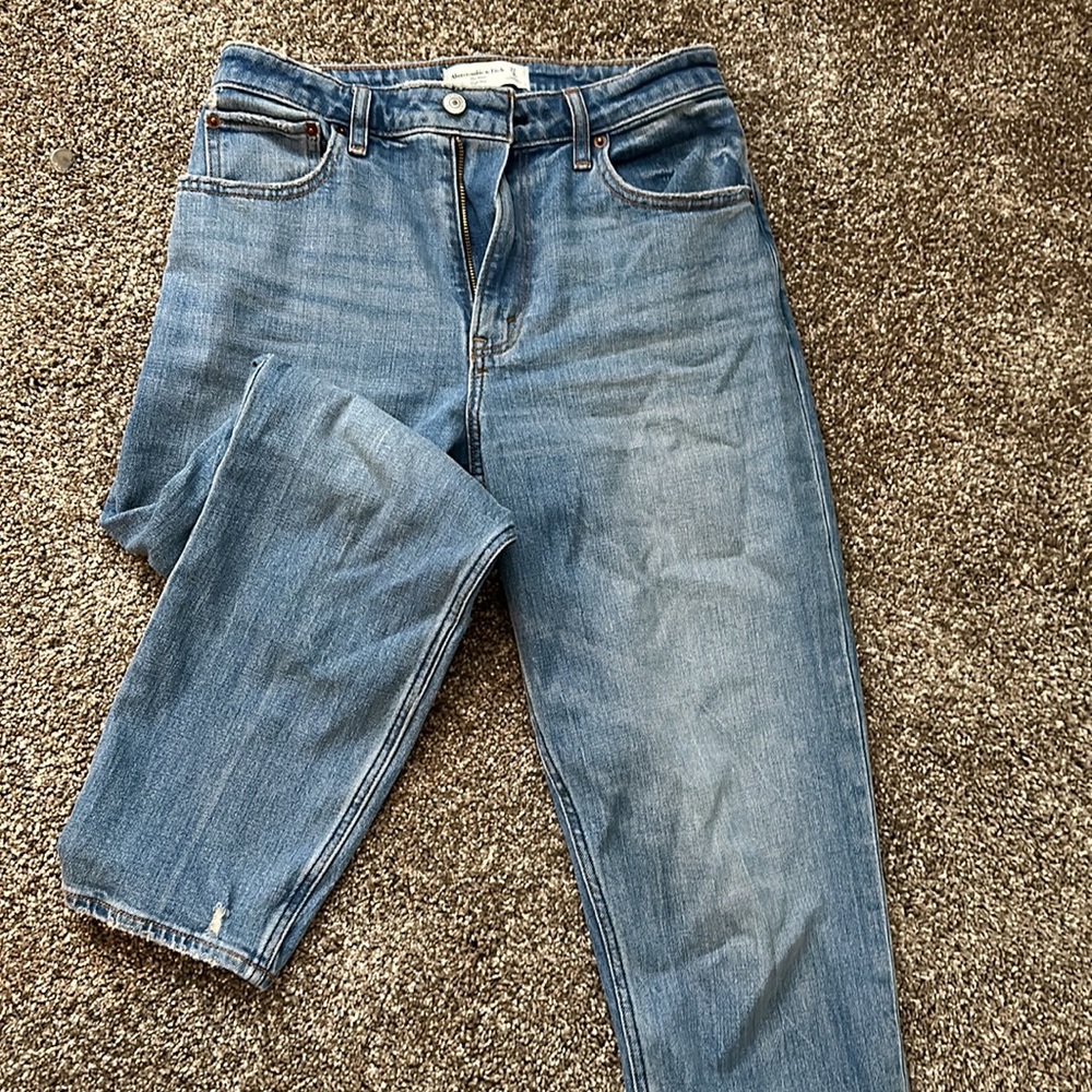 Abercrombie & Fitch Curve love Mom jeans